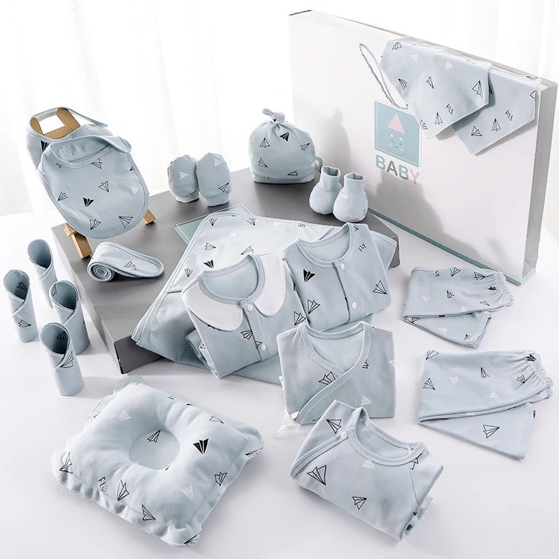 22-piece Newborn Clothing Set (w/Gift Box & Bag)