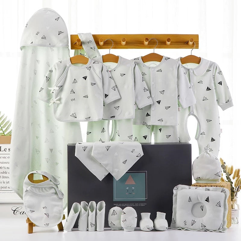 22-piece Newborn Clothing Set (w/Gift Box & Bag)