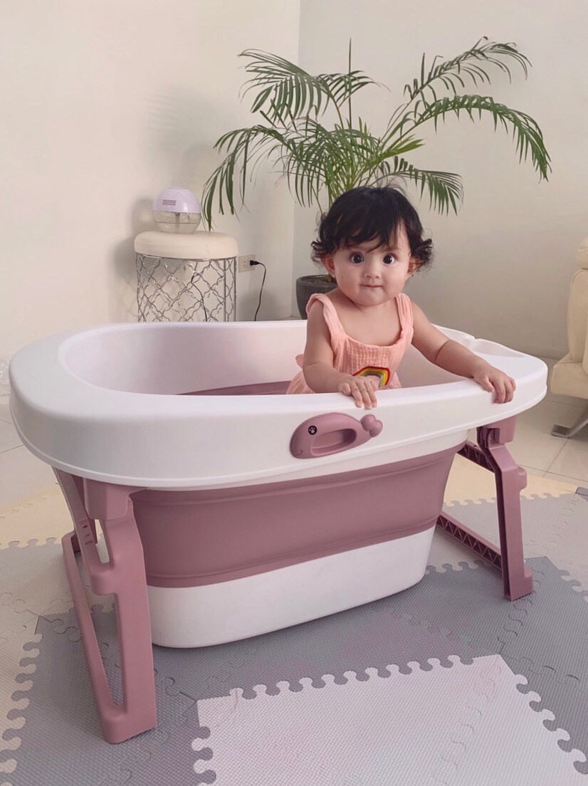 Foldable Bath Tub with Toys & Accessories Set